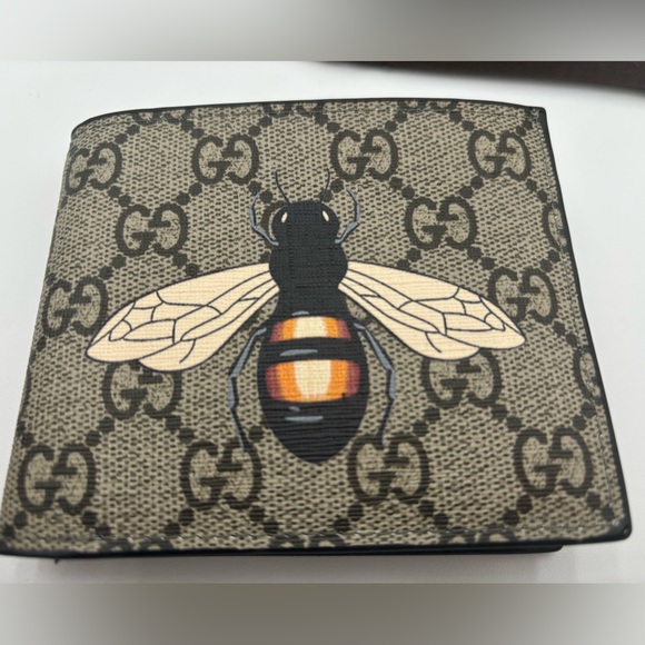 *SOLD*  GUCCI Bifold Bee Print Canvas Leather Wallet, #451368 - Picture 7 of 16